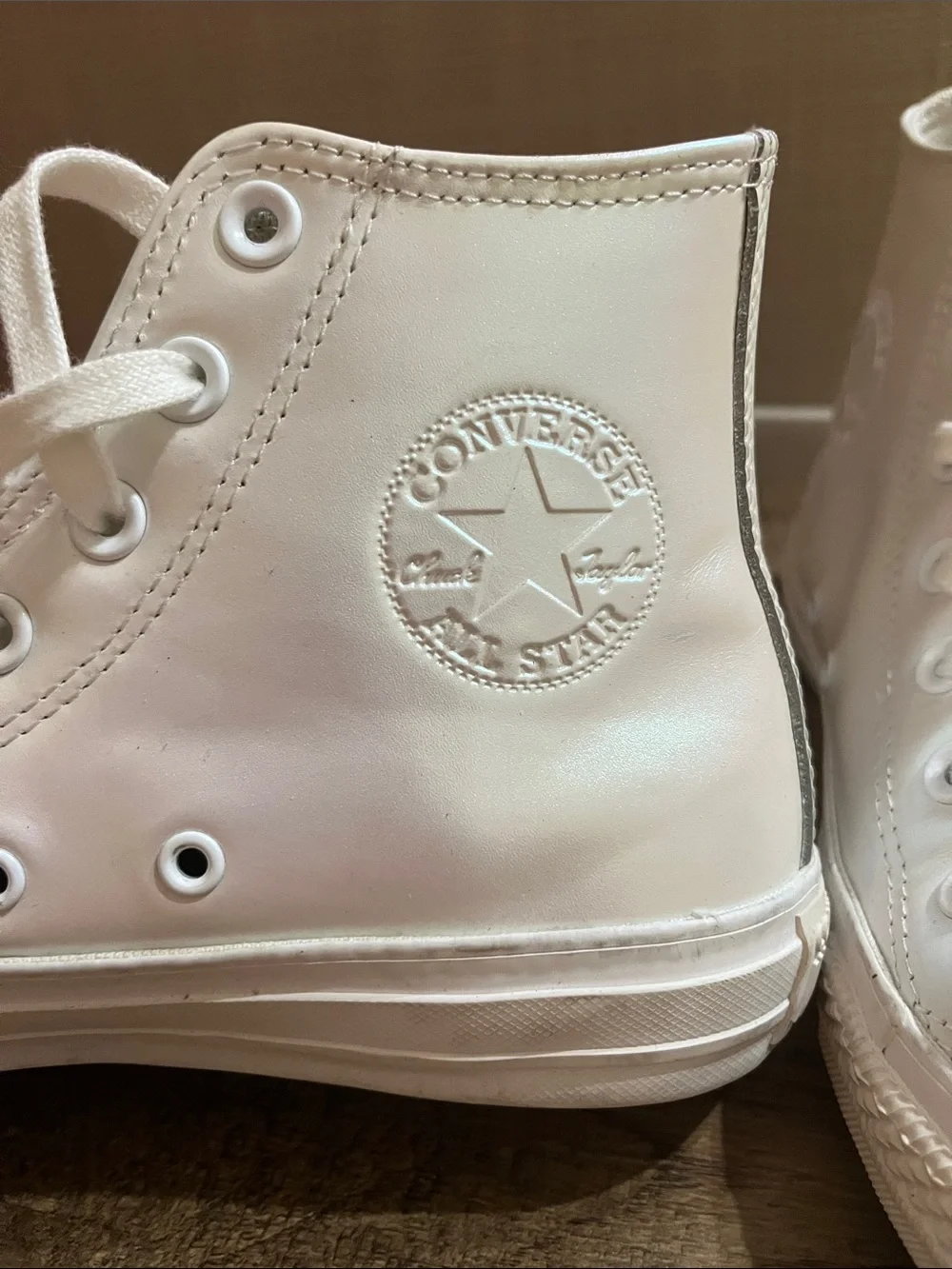 Converse women’s White High Top Sneakers - Picture 3 of 4